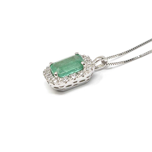 Pendente con Smeraldo CT 0.78 e Diamanti CT 0.12