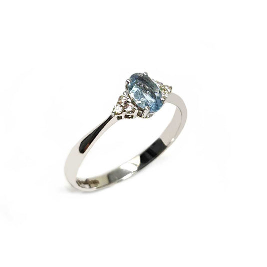Anello con Acquamarina CT 0.36 e Diamanti CT 0.07