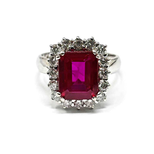 Anello con Rubino CT 4.90 e Diamanti CT 0.96