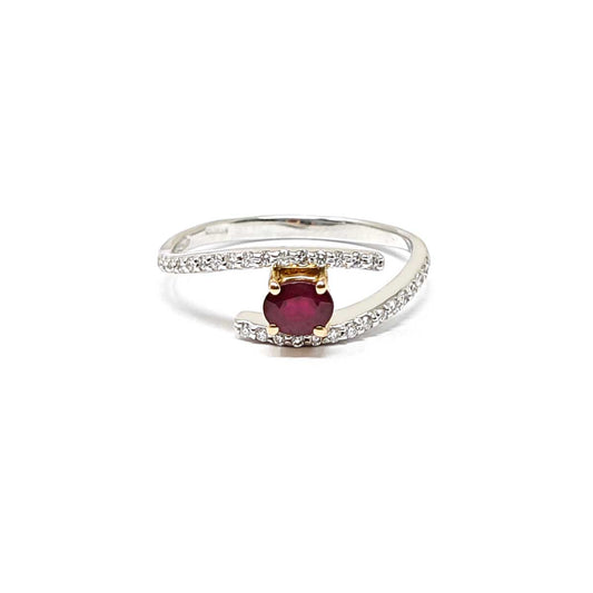 Anello con Rubino CT 0.50 e Diamanti CT 0.18