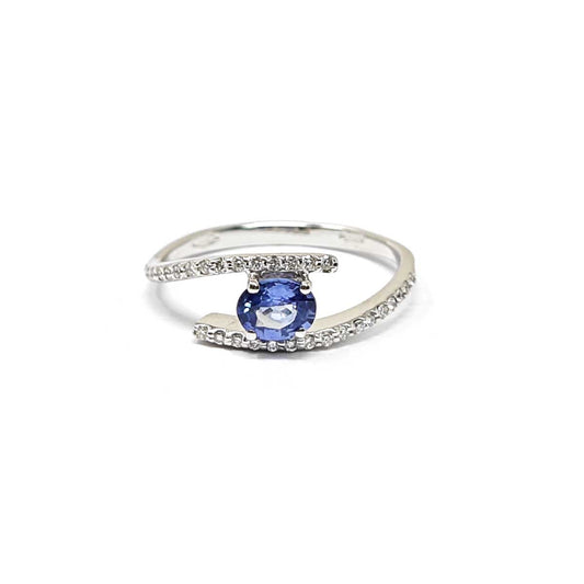 Anello con Zaffiro CT 0.55 e Diamanti CT 0.18