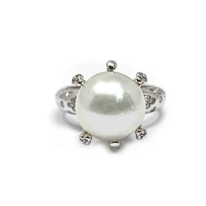 Anello con 1 Quarzo Verde CT 7.55 e 61 Diamanti CT 0.41