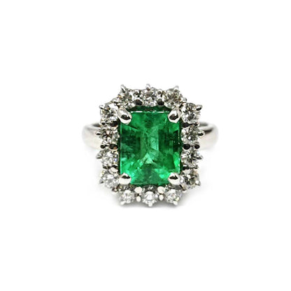 Anello con Smeraldo Colombia Certificato CT 3.18 e Diamanti CT 1.40