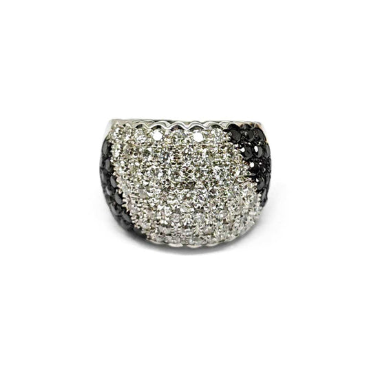 Anello con Diamanti CT 1.38 e 28 Diamanti Neri CT 0.90