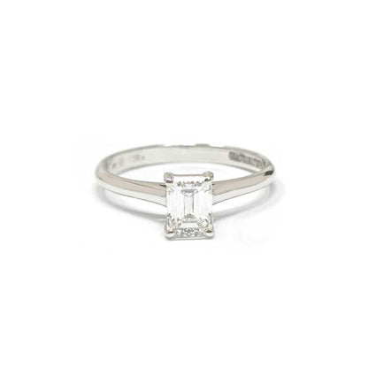 Anello Solitario Taglio Smeraldo CT 0.70 VS1 D GIA Certificato