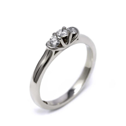 Anello Trilogy con Diamanti CT 0.30 VS1 F
