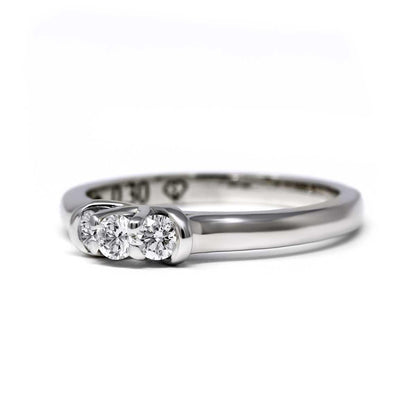 Anello Trilogy con Diamanti CT 0.30 VS1 F