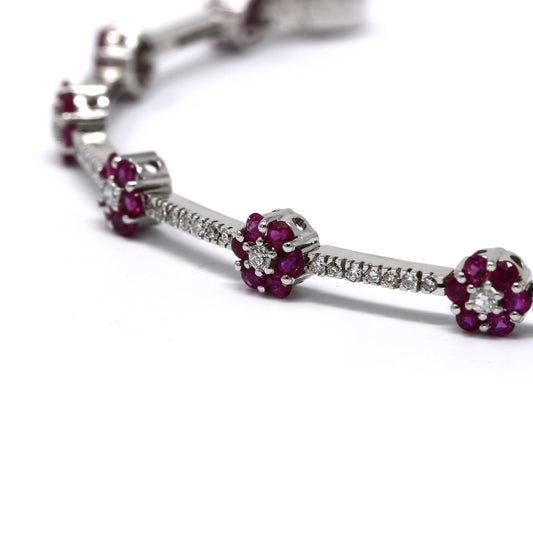 Bracciale in oro Bianco con Fiori di Rubino CT 2.67 e Diamanti Bianchi CT 0.57