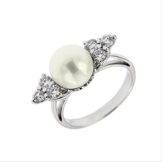 Anello con Perla Akoya 9/9,5 mm e 6 Diamanti CT 0.66