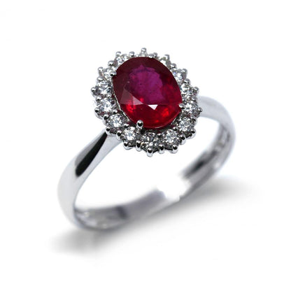 Anello con Rubino CT 1.64 e Diamanti CT 0.41