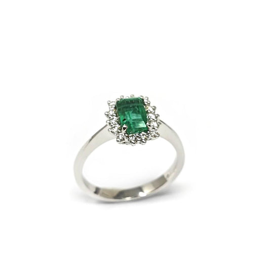 Anello con Smeraldo CT 0.80 e Diamanti CT 0.30