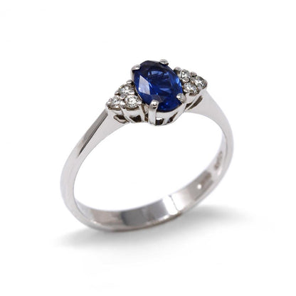 Anello con Zaffiro CT 0.70 e Diamanti CT 0.10