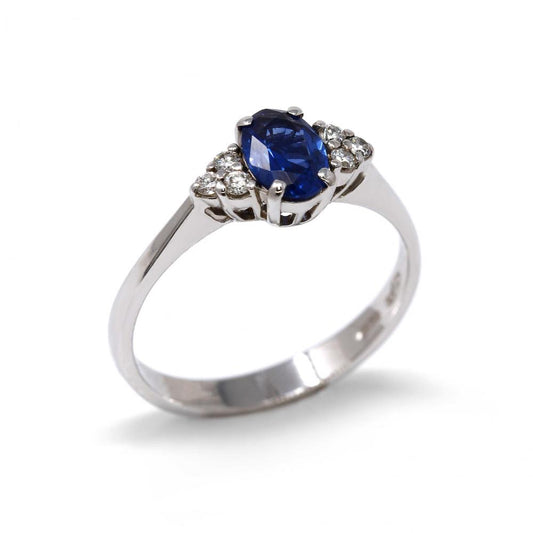 Anello con Zaffiro CT 0.70 e Diamanti CT 0.10
