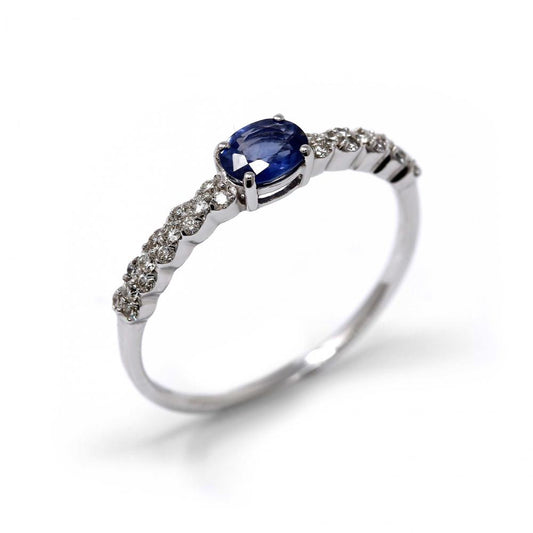 Anello con Zaffiro CT 0.45 e Diamanti Bianchi CT 0.18