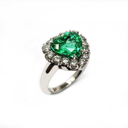Anello e Pendente con Smeraldo Cuore Colombiano CT 4.09 e Diamanti CT 1.40