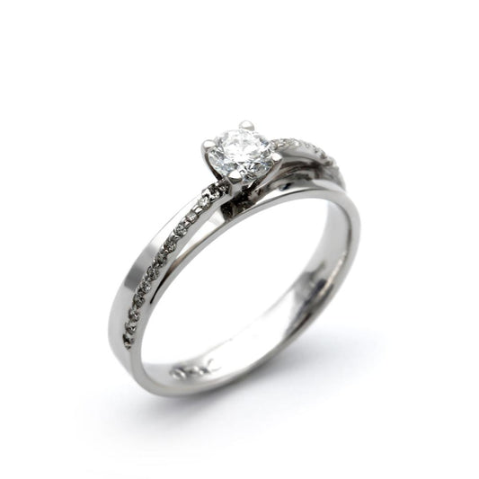 Anello Solitario con 1 Diamante CT 0.30 e 24 Diamanti Laterali CT 0.07