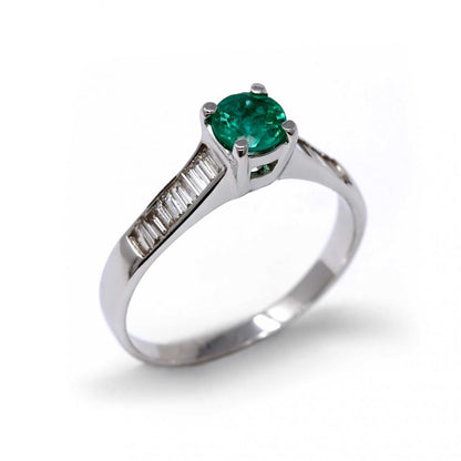Anello Solitario con Smeraldo Brasiliano e Diamanti a Baguette
