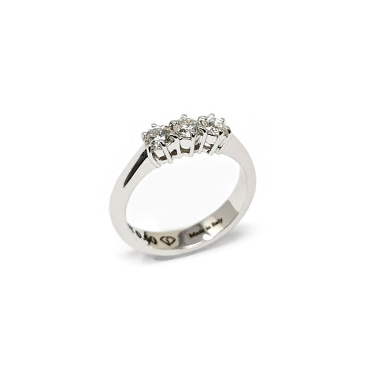 Anello Trilogy con Diamanti CT 0.60 IF E