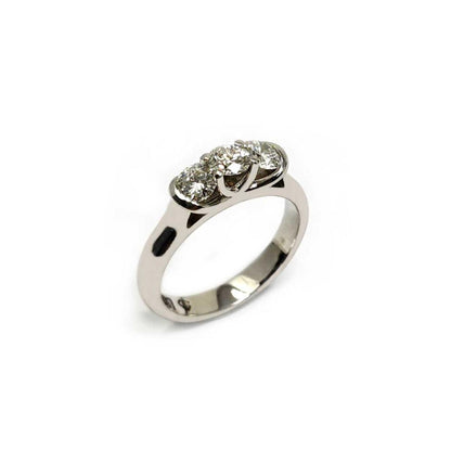 Anello Trilogy con Diamanti CT 0.87