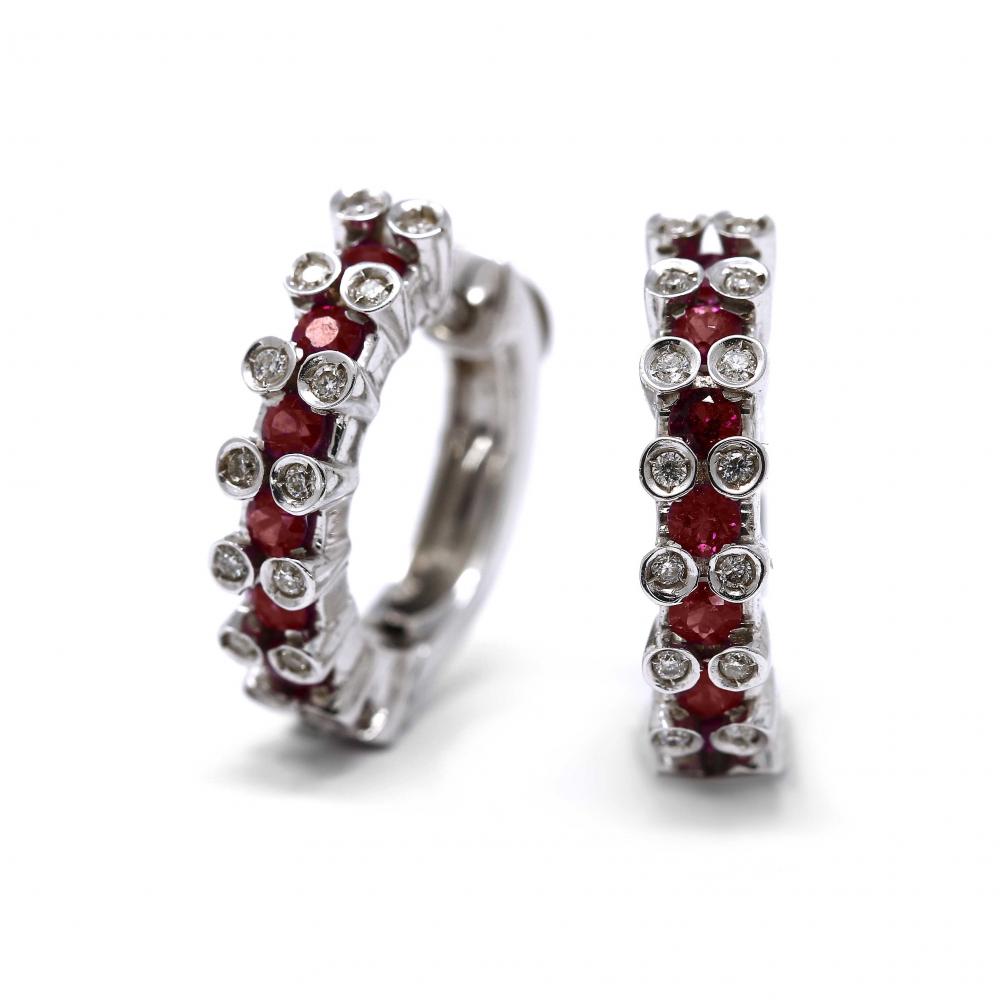 Orecchini a cerchio con Rubini CT 0.80 e Diamanti Bianchi CT 0.26