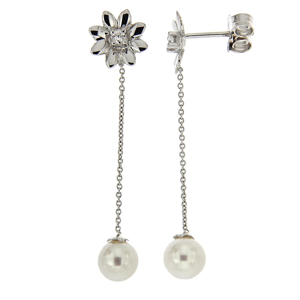 Orecchini con Perla 6/6.5mm e Diamanti CT 0.06