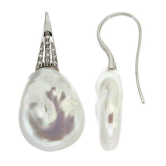 Orecchini con Perla scaramazza e diamanti CT 0.11