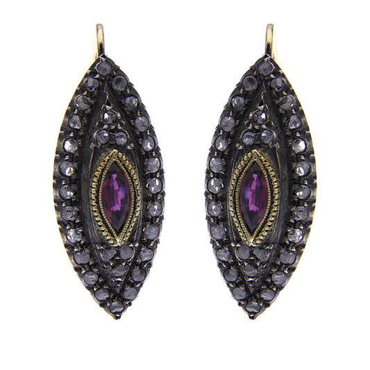 Orecchini Stile Antico in Oro 12kt con 60 Diamanti CT 0.95 e 1 Rubino CT 0.45