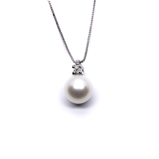 Pendente con Perla 7.5/8 e Diamante CT 0.03