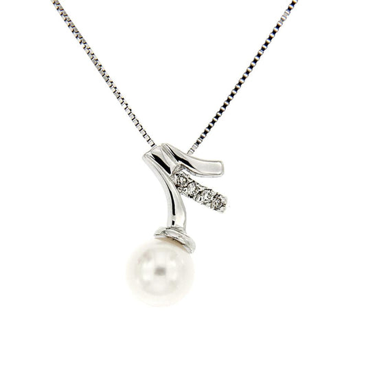 Pendente con Perla Akoya mm 5/5.5mm e 3 Diamanti CT 0.03