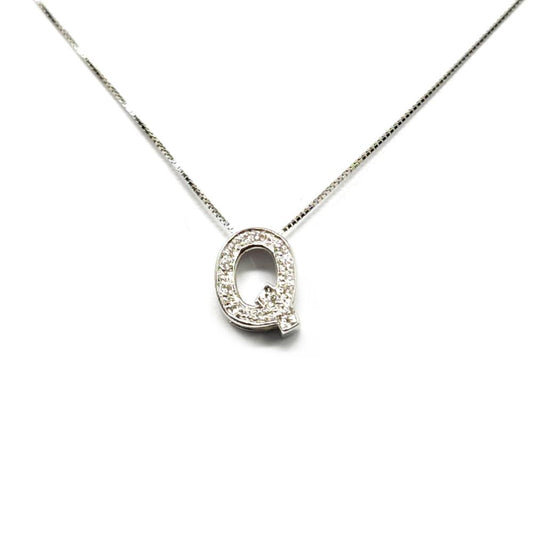 Pendente Lettera Q con Diamanti CT 0.04